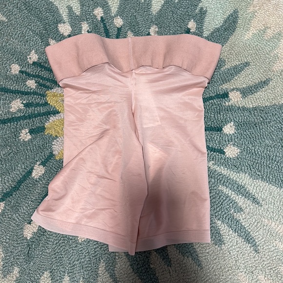 WOLFORD Sheer Touch Shaping Shorts - Picture 3 of 6